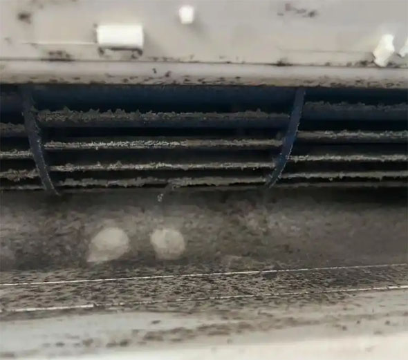 宁国空调吹的风有股烧焦味是怎么回事